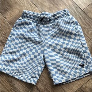 Boys Abercrombie multiple brands lot sizes M to XL fit like L t-shirt/shorts